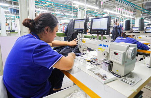 科技賦能打造智能工廠 將私人定制服裝搬上現代流水線